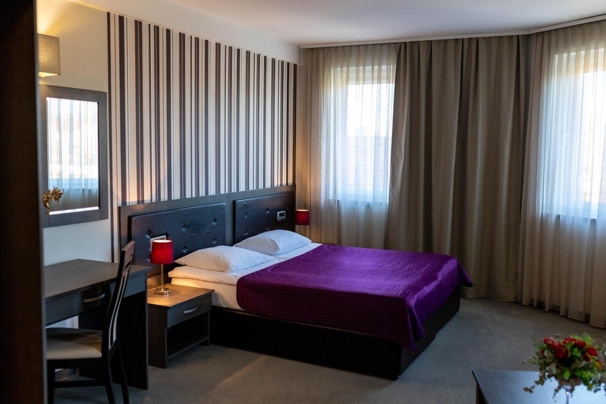 Art Hotel Славонски-Брод Экстерьер фото