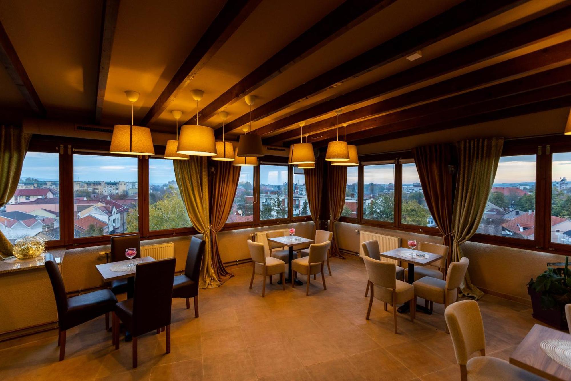 Art Hotel Славонски-Брод Экстерьер фото